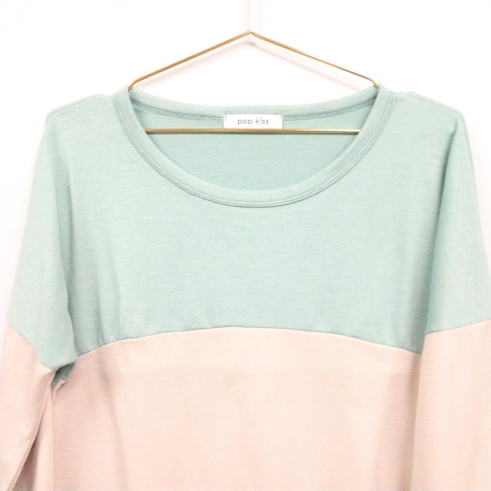 Pop Kiss Color Block Long Sleeve Sweater - Size M - Picture 8 of 11